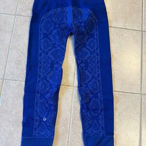 Lululemon women’s high waisted Blue Leggings
